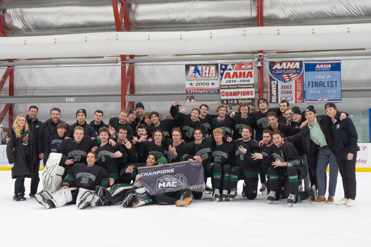 Stevenson Mens Ice Hockey celebrates after winning the MAC Championship.